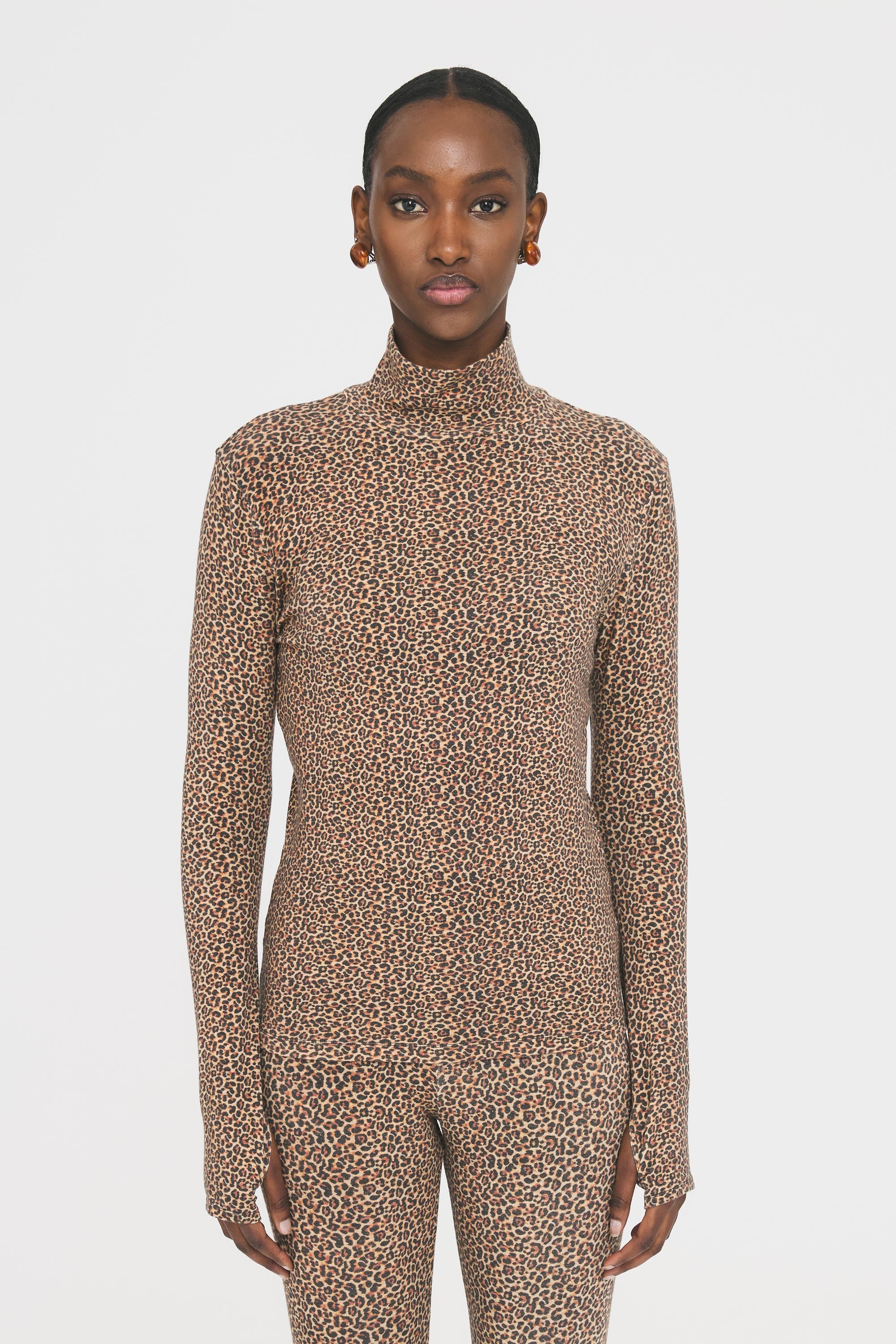 Leo Turtleneck