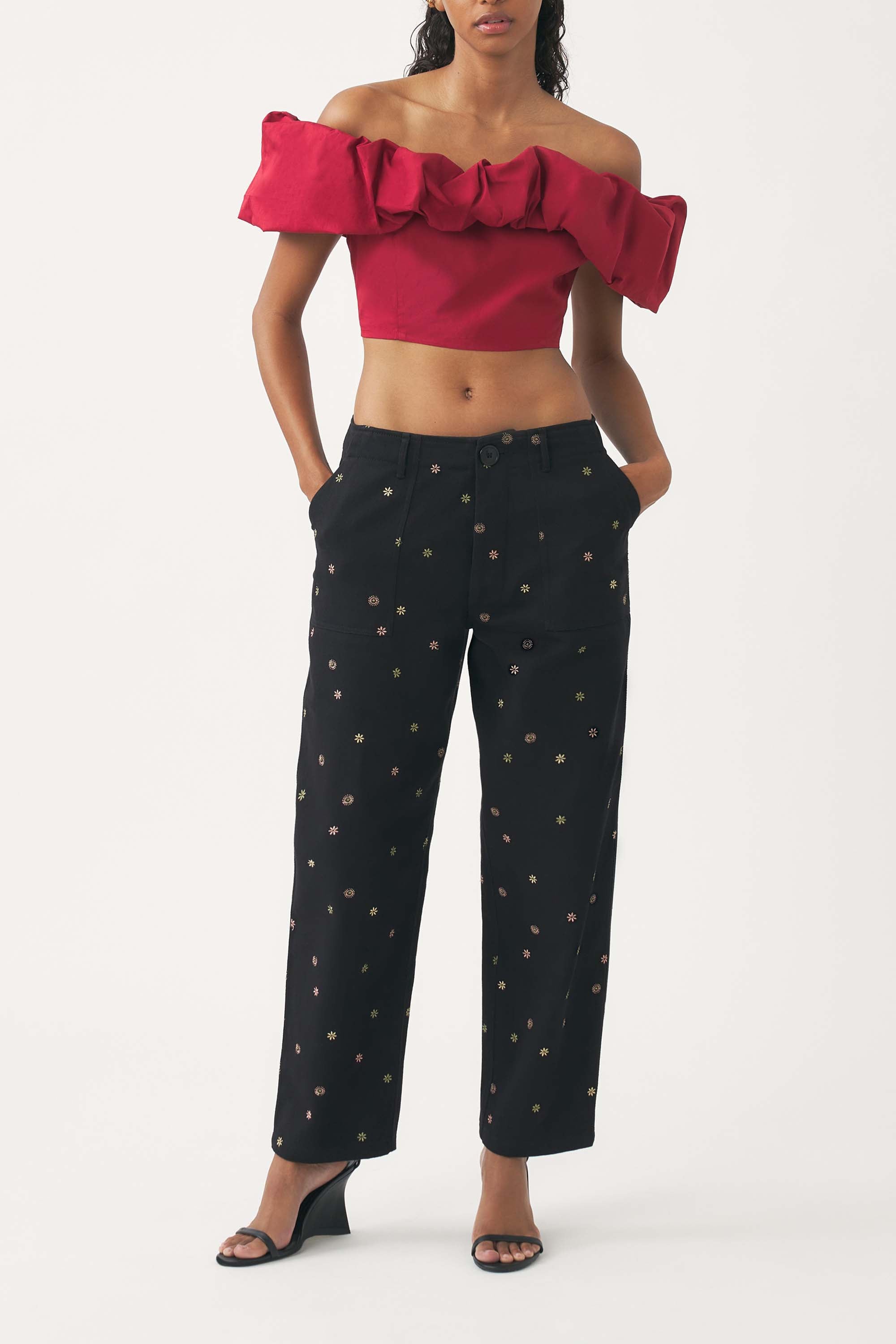 Off-shoulder cropped top Pop