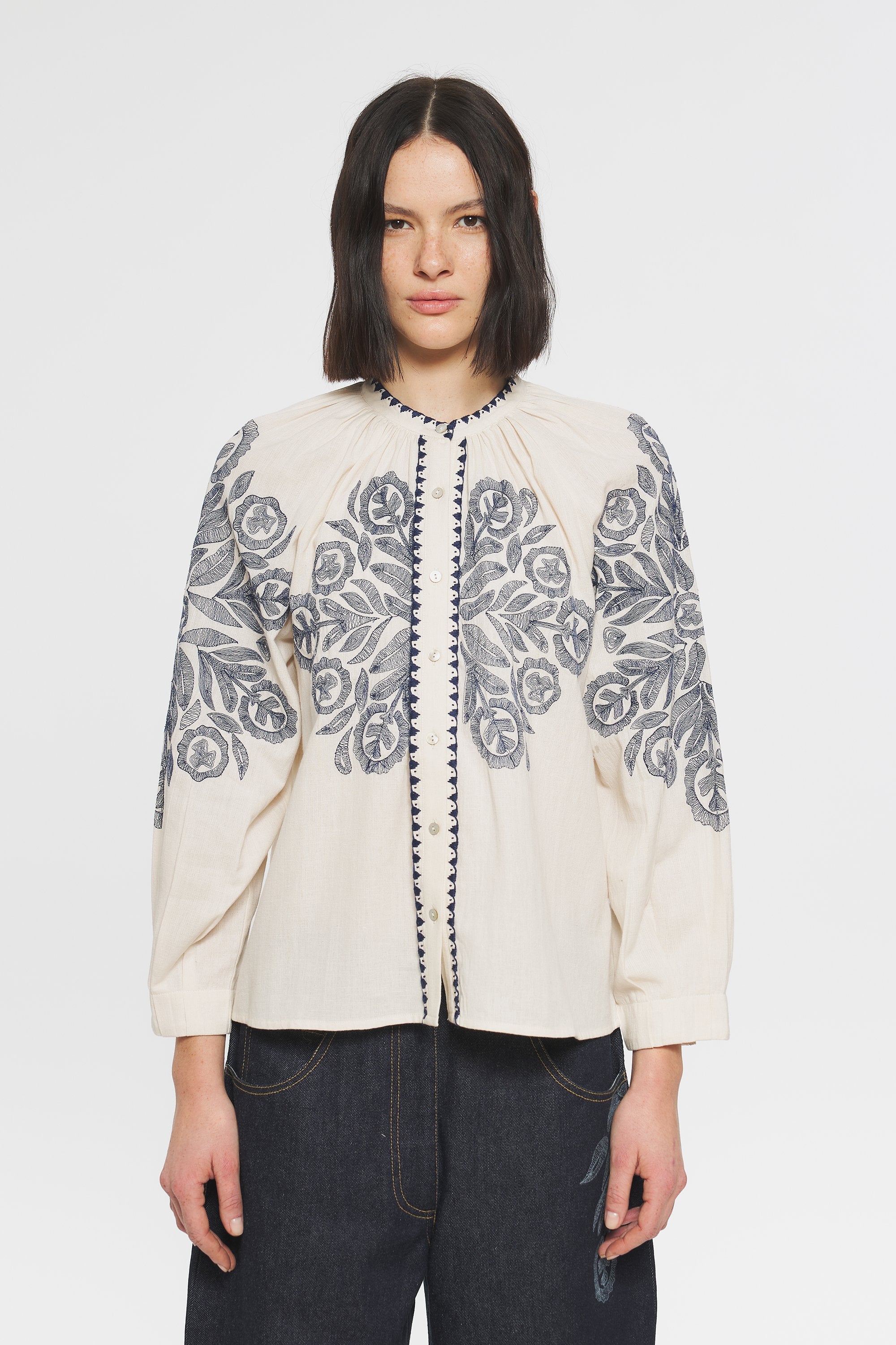 Blouse brodée Eglantine