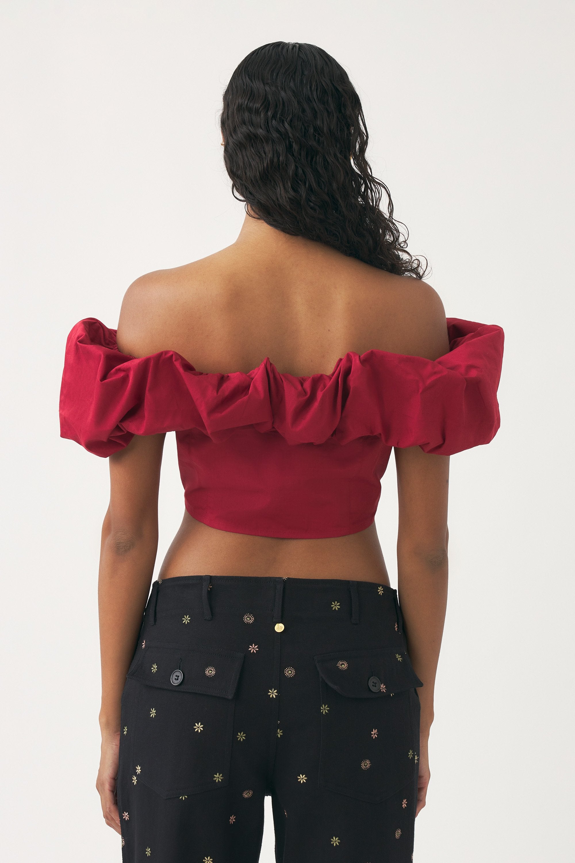 Off-shoulder cropped top Pop